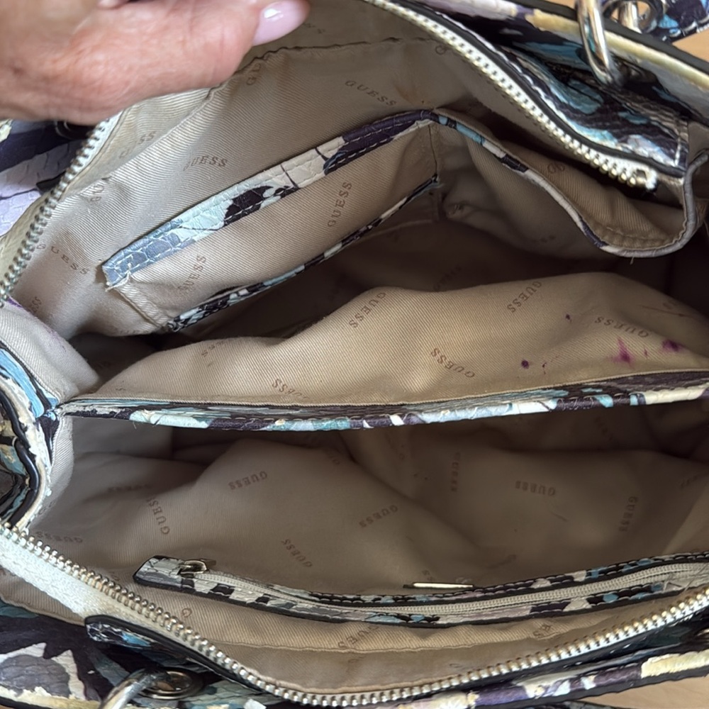 GUESS FLUTTER PASTEL COLOR BUTTERFLY LARGE PURSE BAG 2 COMPARTMENTS W/ POCKETS - Picture 8 of 16